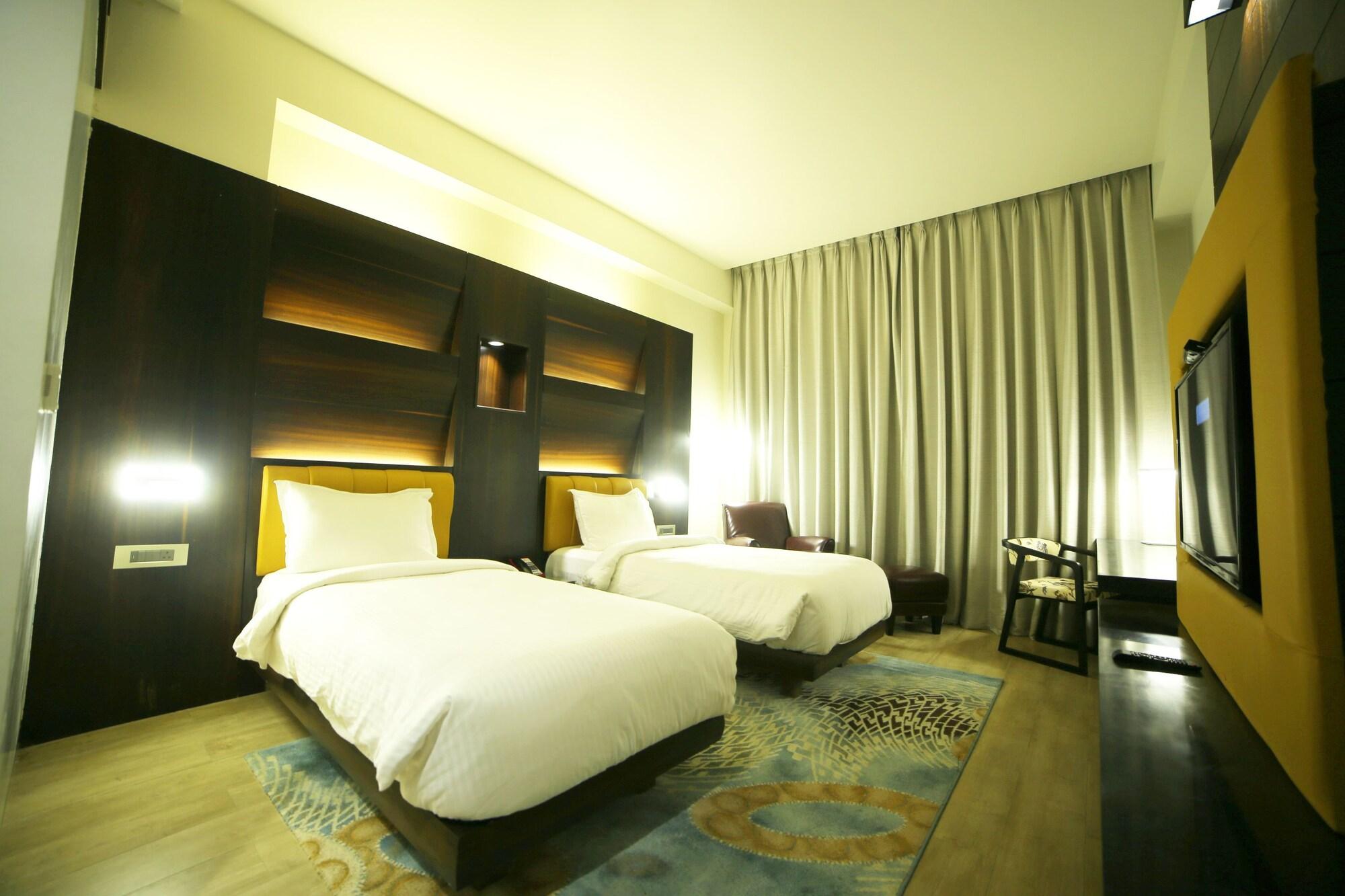 Golden Blossom Imperial Resorts Лакхнау Экстерьер фото
