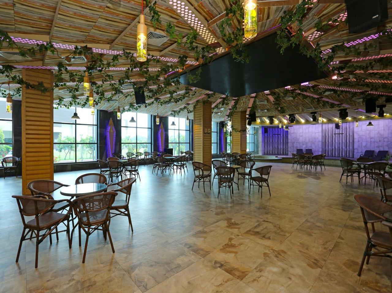Golden Blossom Imperial Resorts Лакхнау Экстерьер фото