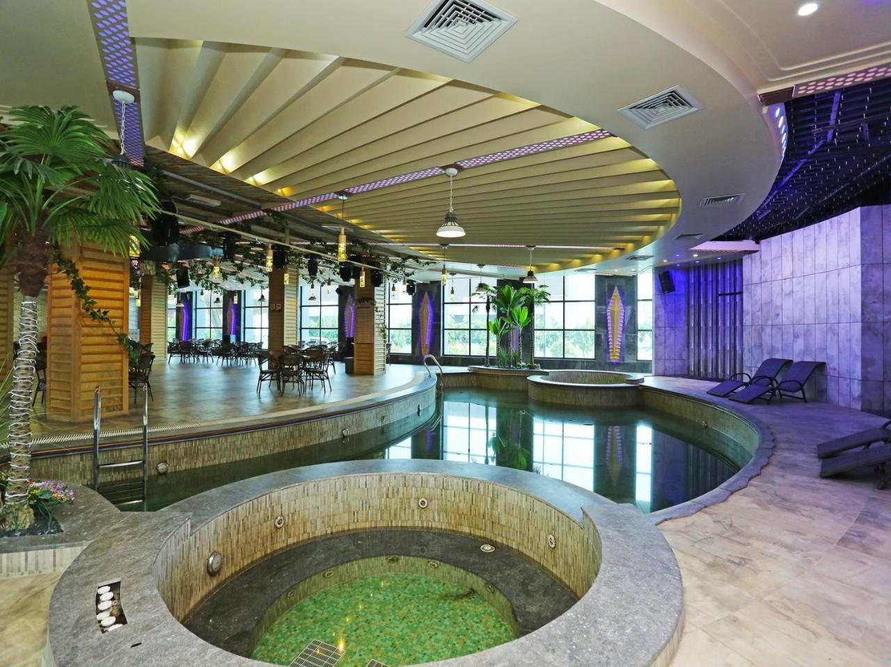 Golden Blossom Imperial Resorts Лакхнау Экстерьер фото
