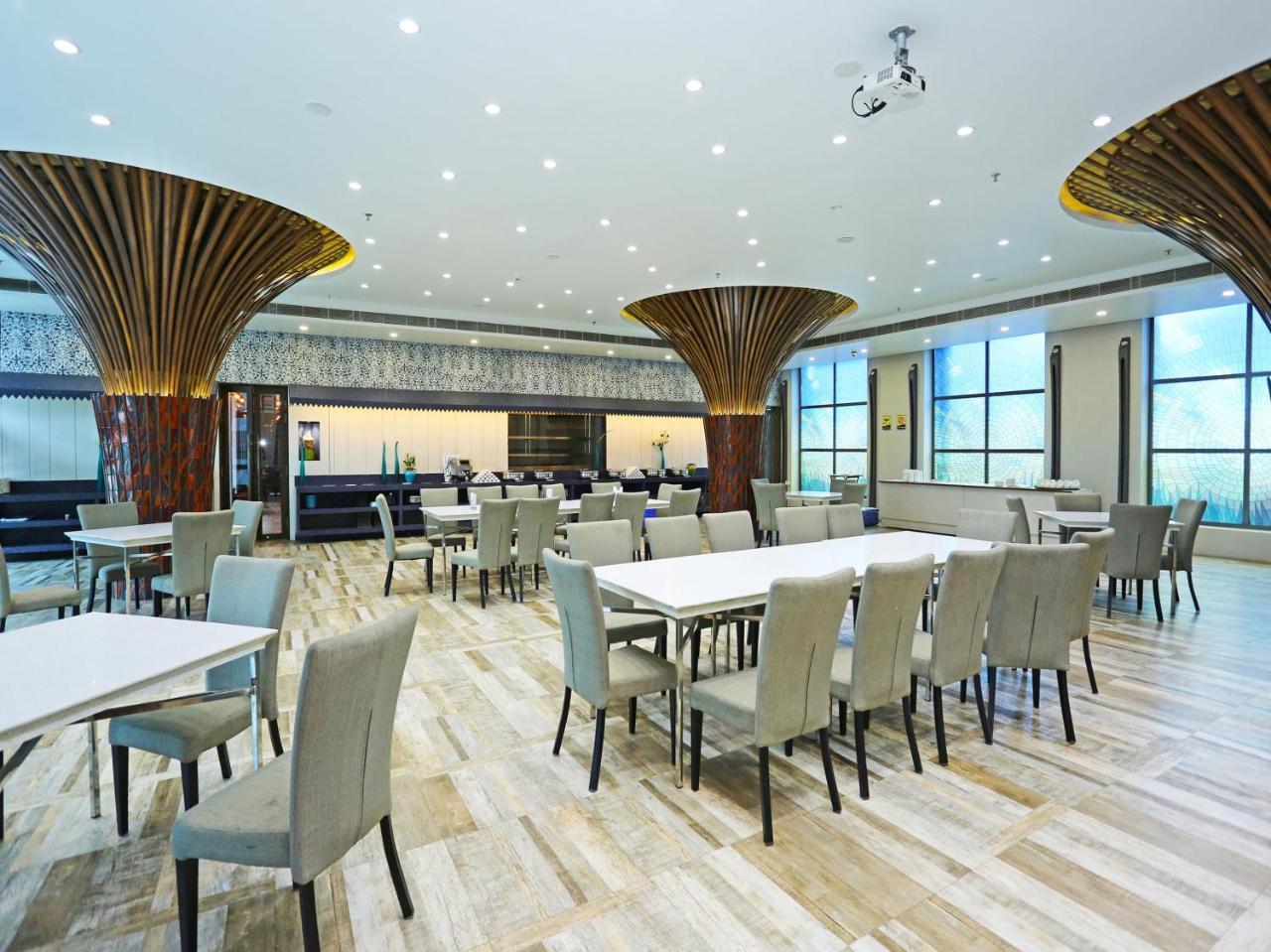 Golden Blossom Imperial Resorts Лакхнау Экстерьер фото